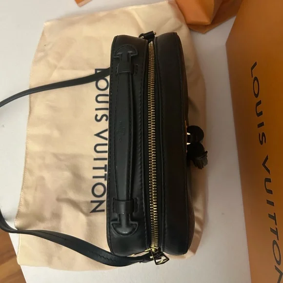 Louis Vuitton Saintoge Monogram - Picture 4 of 6